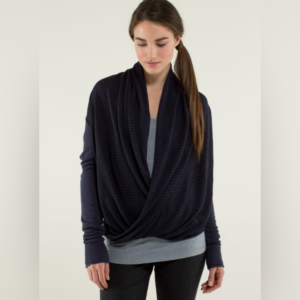 LULULEMON 2in1 Iconic Sweater Wrap